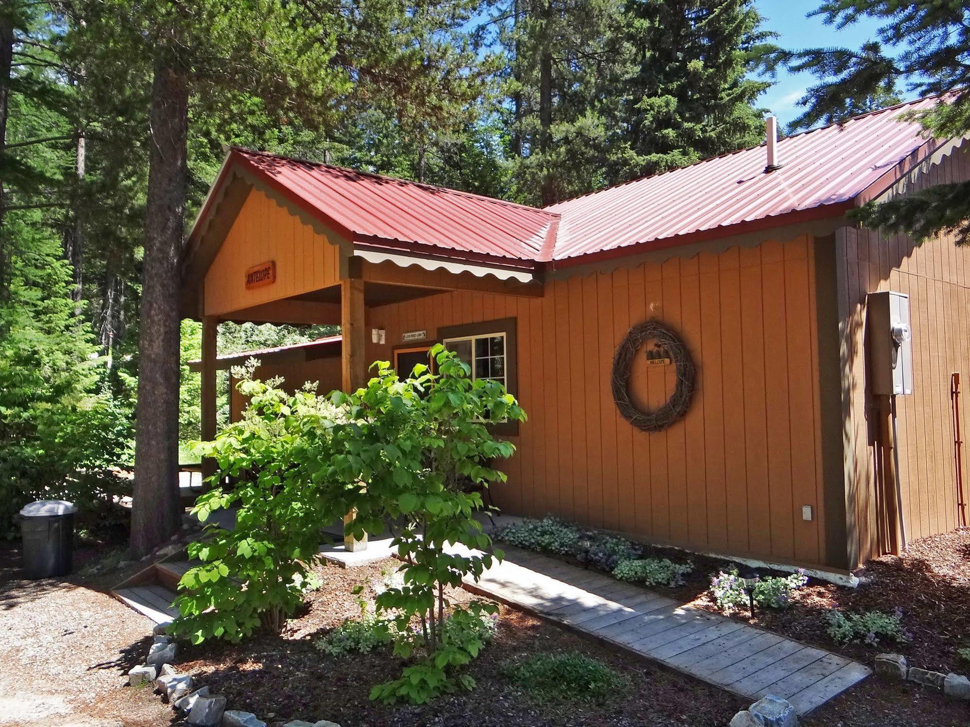 Historic Tamarack Lodge Hungry Horse Exteriör bild