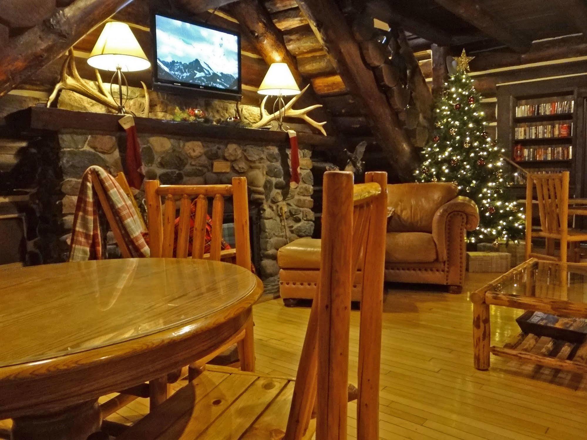 Historic Tamarack Lodge Hungry Horse Exteriör bild