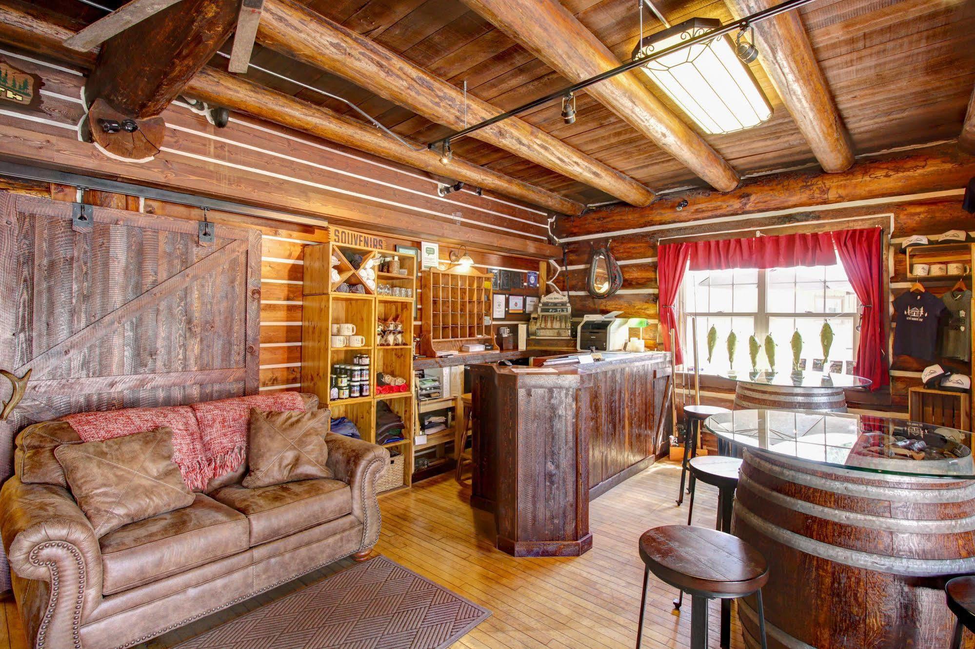Historic Tamarack Lodge Hungry Horse Exteriör bild